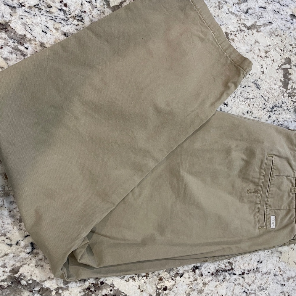 IZOD Men's Khaki Pants
